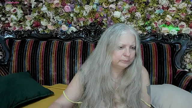Snapshot of mariabelladonna chatting on 07-19-26, 04:15 mariabelladonna online show from 07-19-26, 04:15