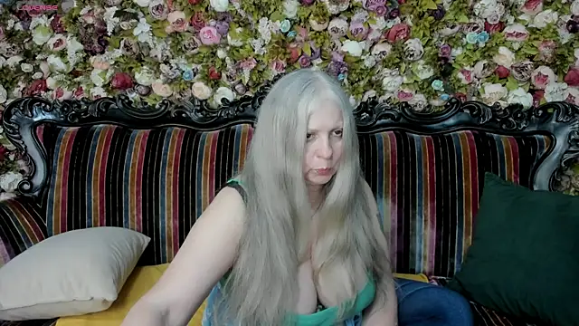 Snapshot of mariabelladonna chatting on 06-10-26, 09:05 mariabelladonna online show from 06-10-26, 09:05