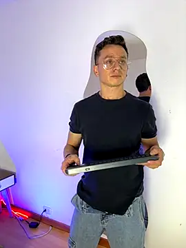 AndrewFalcon  online show from 11-19-25, 07:36