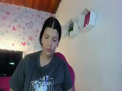 ISA RIVAS online show from 11-26-25, 12:05