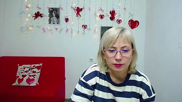 LaurenWishy online show from 02-06-26, 02:57