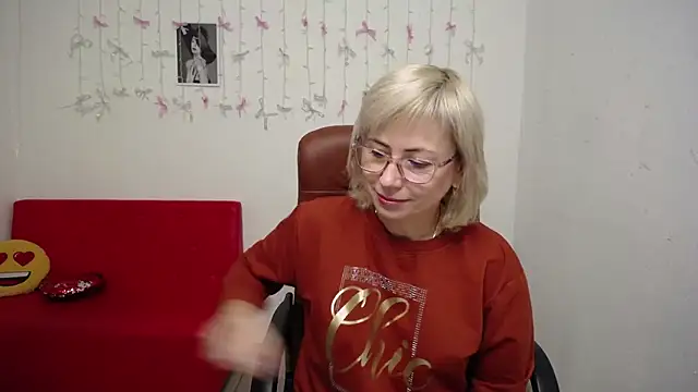 LaurenWishy online show from 01-13-26, 05:55