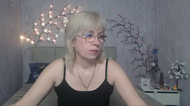 LaurenWishy online show from 04-23-26, 05:25