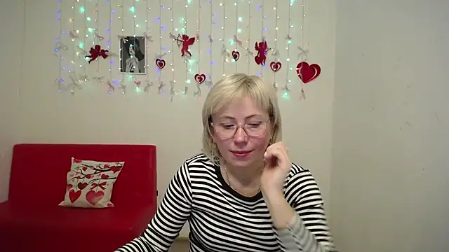 LaurenWishy online show from 02-14-26, 05:51