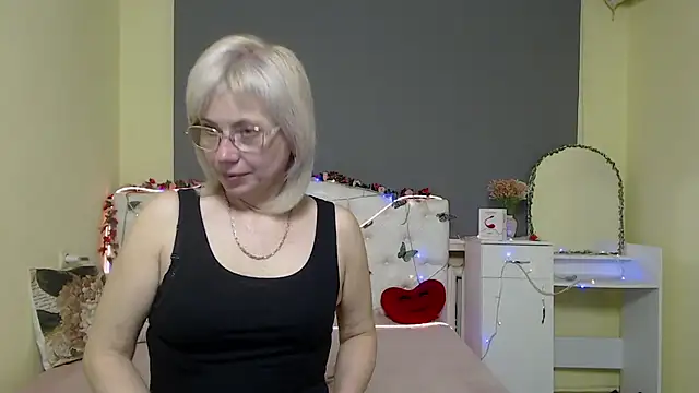 LaurenWishy online show from 04-28-26, 02:27