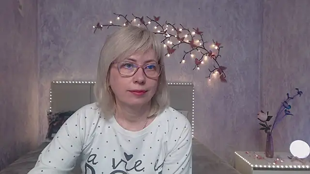 LaurenWishy online show from 03-01-26, 06:24