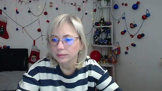 LaurenWishy online show from 12-21-25, 06:04