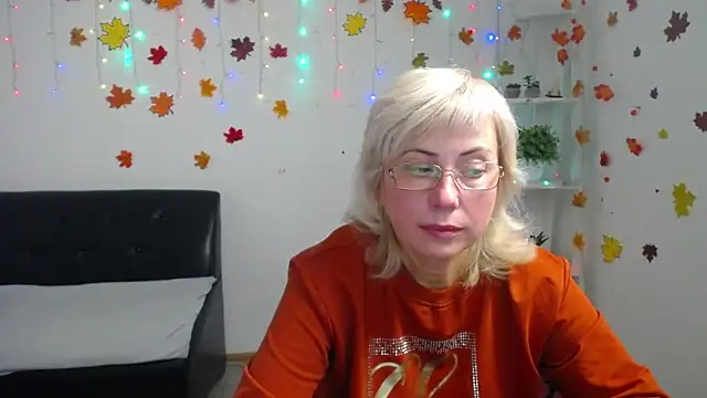 LaurenWishy online show from 11-28-25, 02:28