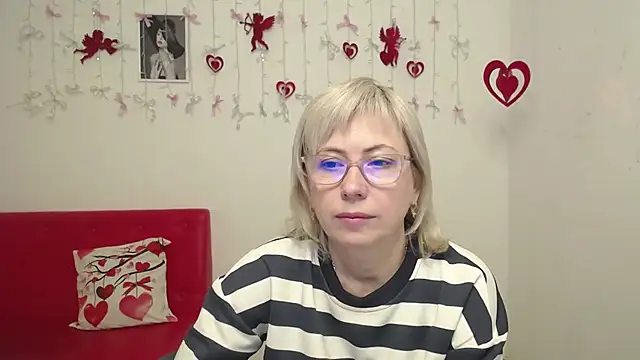 LaurenWishy online show from 02-02-26, 06:23