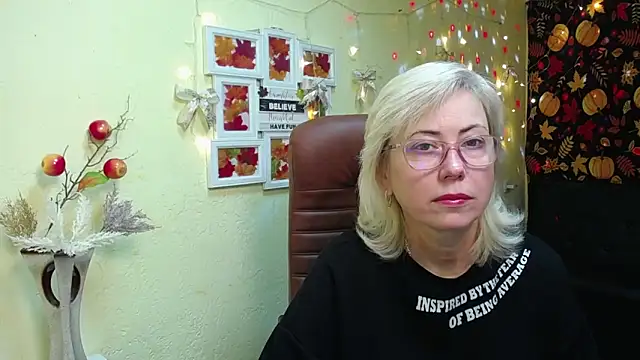 LaurenWishy online show from 11-29-25, 06:13