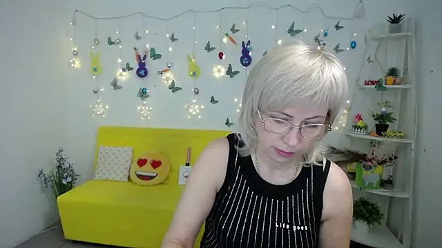 LaurenWishy online show from 04-08-26, 05:09