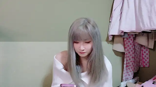 Snapshot of miyu0003 chatting on 05-05-26, 01:03 miyu0003 online show from 05-05-26, 01:03