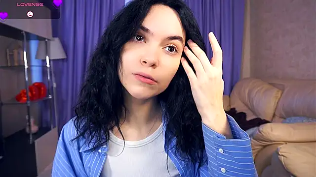 LorrieWilcinski online show from 11-23-25, 07:51