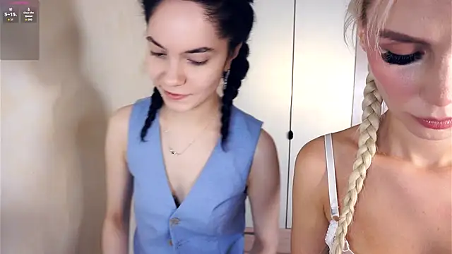 LorrieWilcinski online show from 12-17-25, 07:13