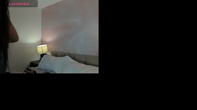 Snapshot of IsabelaStefano chatting on 04-19-26, 03:18 IsabelaStefano online show from 04-19-26, 03:18