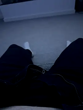 Snapshot of -bfc1882- chatting on 11-22-25, 04:28 -bfc1882- online show from 11-22-25, 04:28