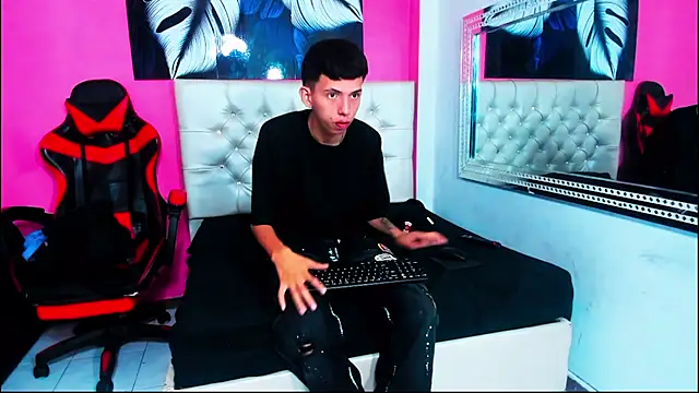 MiaAndTeylor online show from 01-13-26, 03:38