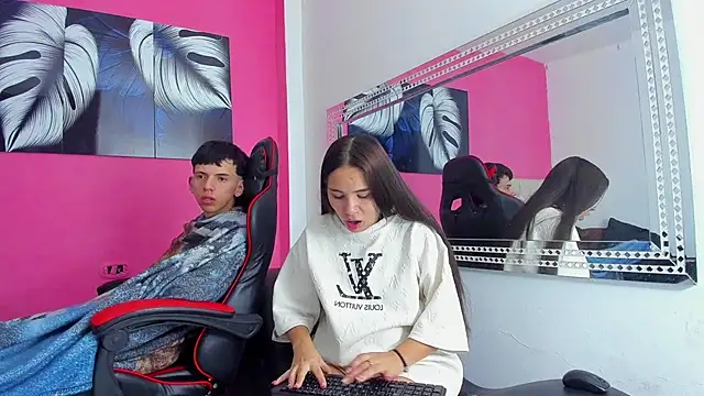 MiaAndTeylor online show from 12-01-25, 08:26