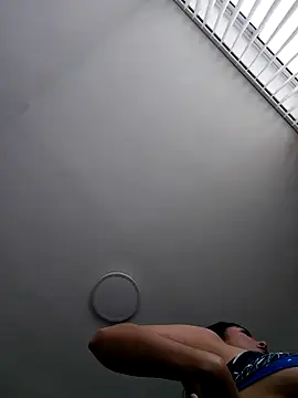 Snapshot of Laia_torres1 chatting on 02-19-26, 07:00 Laia torres1 online show from 02-19-26, 07:00