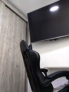 Snapshot of Laia_torres1 chatting on 02-28-26, 07:24 Laia torres1 online show from 02-28-26, 07:24