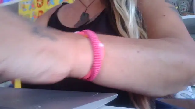 Snapshot of EheMilf_Frankfurt chatting on 06-06-26, 02:22 EheMilf Frankfurt online show from 06-06-26, 02:22