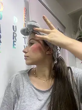 MiaWhiteBunny online show from 04-04-26, 09:32