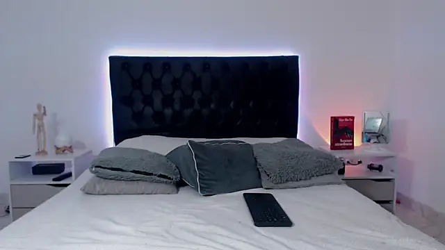 ray Weeed online show from 11-27-25, 12:33