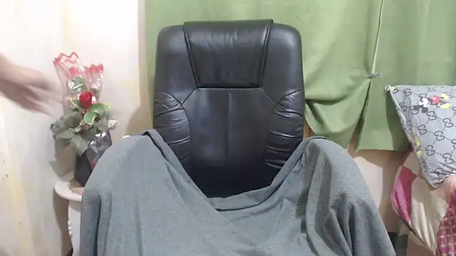 HotAsian Yazzi69 online show from 11-30-25, 04:41