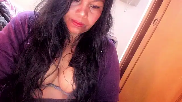 ebonycamelia online show from 05-25-26, 08:29