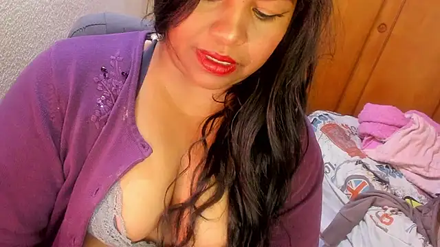 ebonycamelia online show from 05-06-26, 06:34