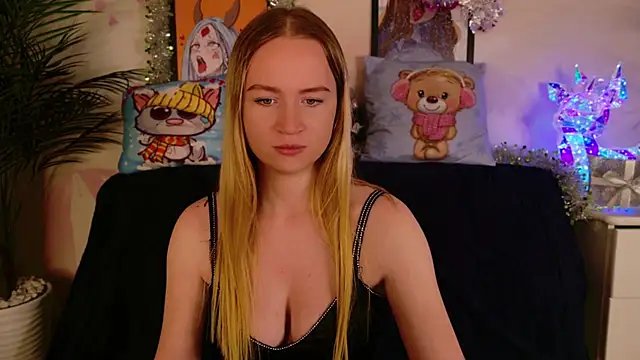 Snapshot of BigTitsLady- chatting on 12-15-25, 10:26 BigTitsLady- online show from 12-15-25, 10:26