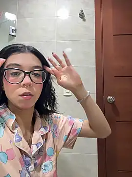 Snapshot of Valen-Foxx1 chatting on 02-07-26, 06:32 Valen-Foxx1 online show from 02-07-26, 06:32