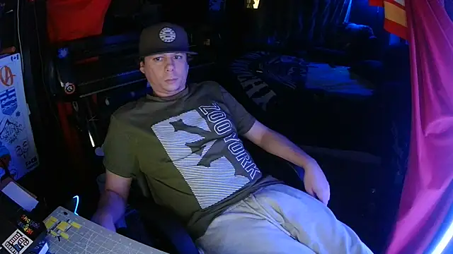 Bowerboi online show from 11-25-25, 01:39