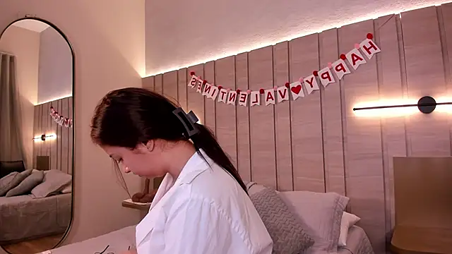 Zoe Mendez online show from 02-14-26, 12:05