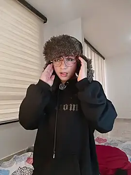 Apolo Ushi online show from 11-21-25, 09:25