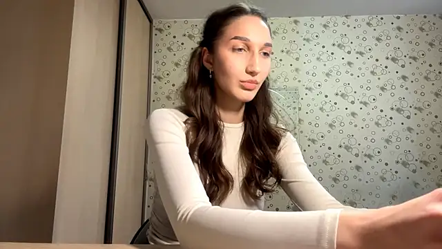 LeighannMallinak online show from 11-24-25, 12:27