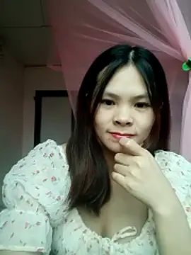 quynhquynh  online show from 11-24-25, 01:05
