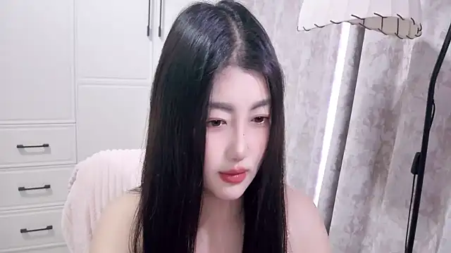 Snapshot of XIAOFENG-2025 chatting on 07-18-26, 08:45 XIAOFENG-2025 online show from 07-18-26, 08:45