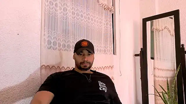 Snapshot of musclehetero chatting on 07-18-26, 07:22 musclehetero online show from 07-18-26, 07:22