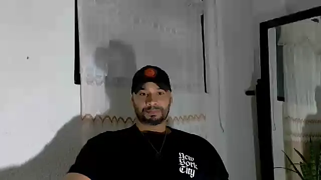 Snapshot of musclehetero chatting on 07-18-26, 03:04 musclehetero online show from 07-18-26, 03:04