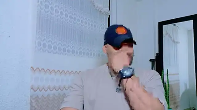 Snapshot of musclehetero chatting on 07-12-26, 01:34 musclehetero online show from 07-12-26, 01:34