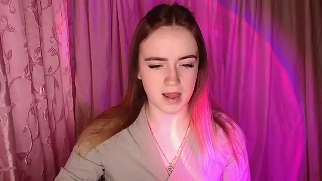 Snapshot of Illa_May chatting on 12-14-25, 12:11 Illa May online show from 12-14-25, 12:11