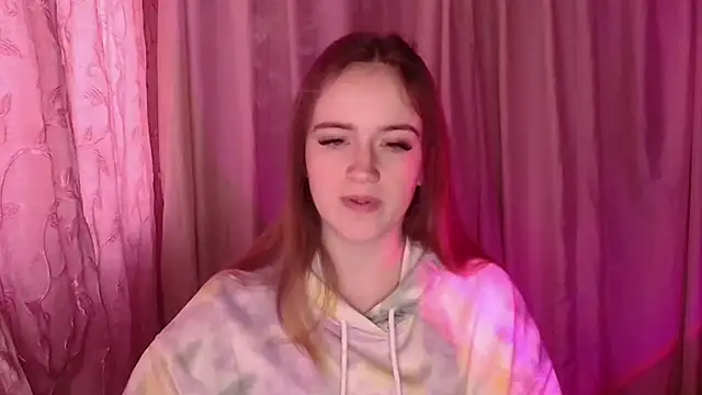 Snapshot of Illa_May chatting on 01-14-26, 10:19 Illa May online show from 01-14-26, 10:19