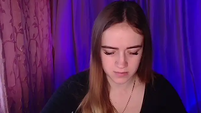 Snapshot of Illa_May chatting on 12-23-25, 11:09 Illa May online show from 12-23-25, 11:09