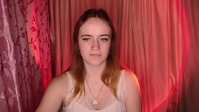 Snapshot of Illa_May chatting on 12-22-25, 08:09 Illa May online show from 12-22-25, 08:09