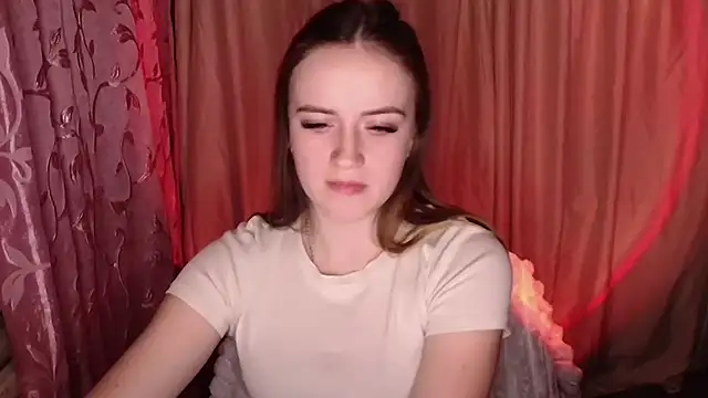 Illa May online show from 02-04-26, 08:26