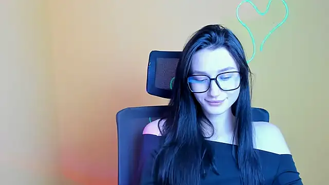 Stella XO online show from 11-24-25, 06:35