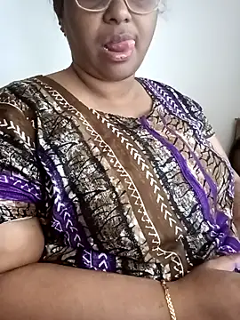 Snapshot of Riya-mallus chatting on 11-20-25, 06:14 Riya-mallus online show from 11-20-25, 06:14