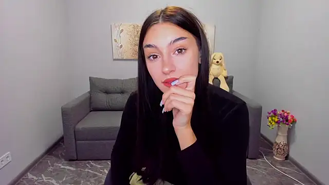 Julia Laurents online show from 11-25-25, 08:14