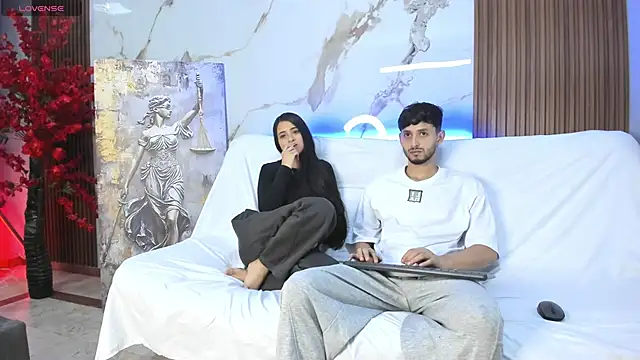 Snapshot of dracke_and_zara chatting on 06-12-26, 01:31 dracke and zara online show from 06-12-26, 01:31